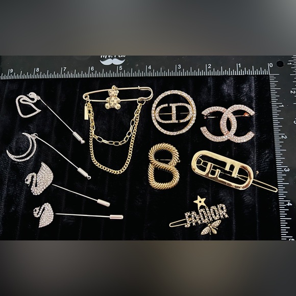 Lot of 10 pieces designer-inspired styles Brooches - Picture 1 of 2